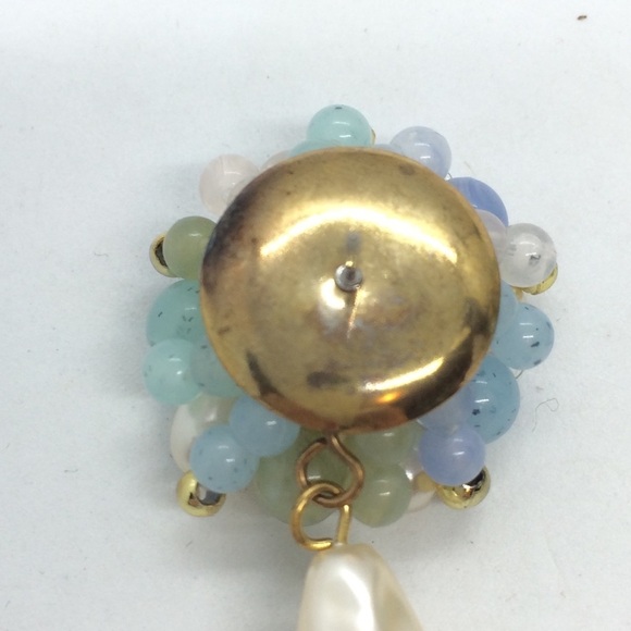 3/$30 VINTAGE 60S FAUX PEARL CLUSTER GREEN BLUE BUTTON DANGLE EARRINGS MCM - Picture 8 of 12